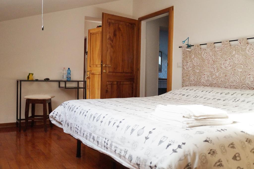 Camere Sotto Le Stelle อุมแบร์ทิเดอ ภายนอก รูปภาพ